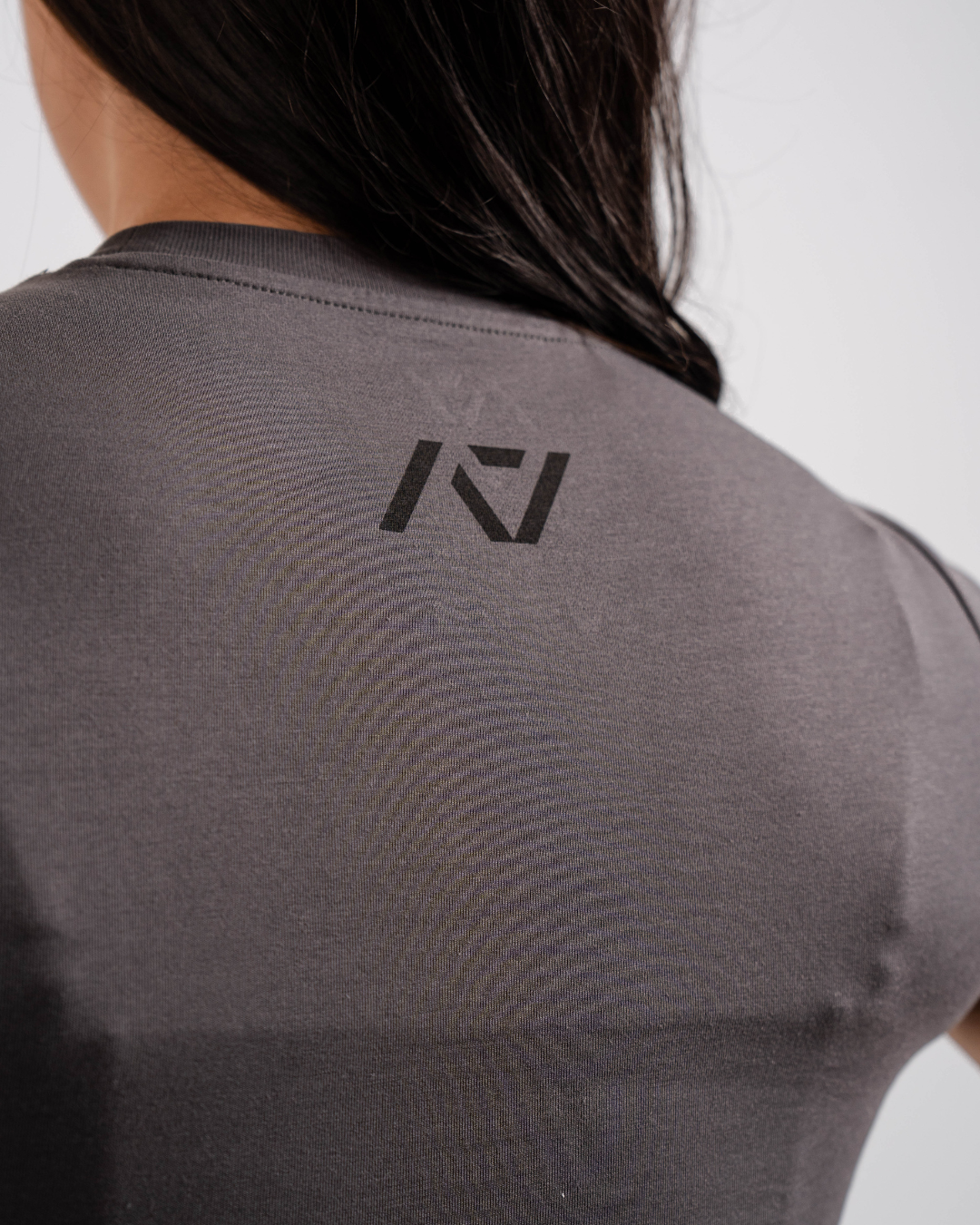 Demand Greatness True-Fit Women's Meet Crop - Shadow Stone Gray