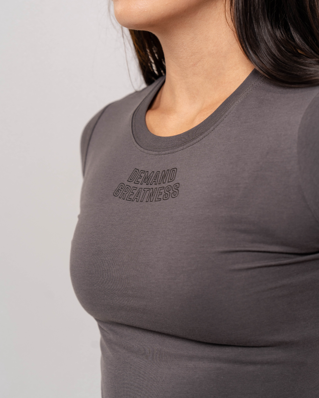 Demand Greatness True-Fit Women's Meet Shirt - Shadow Stone Gray