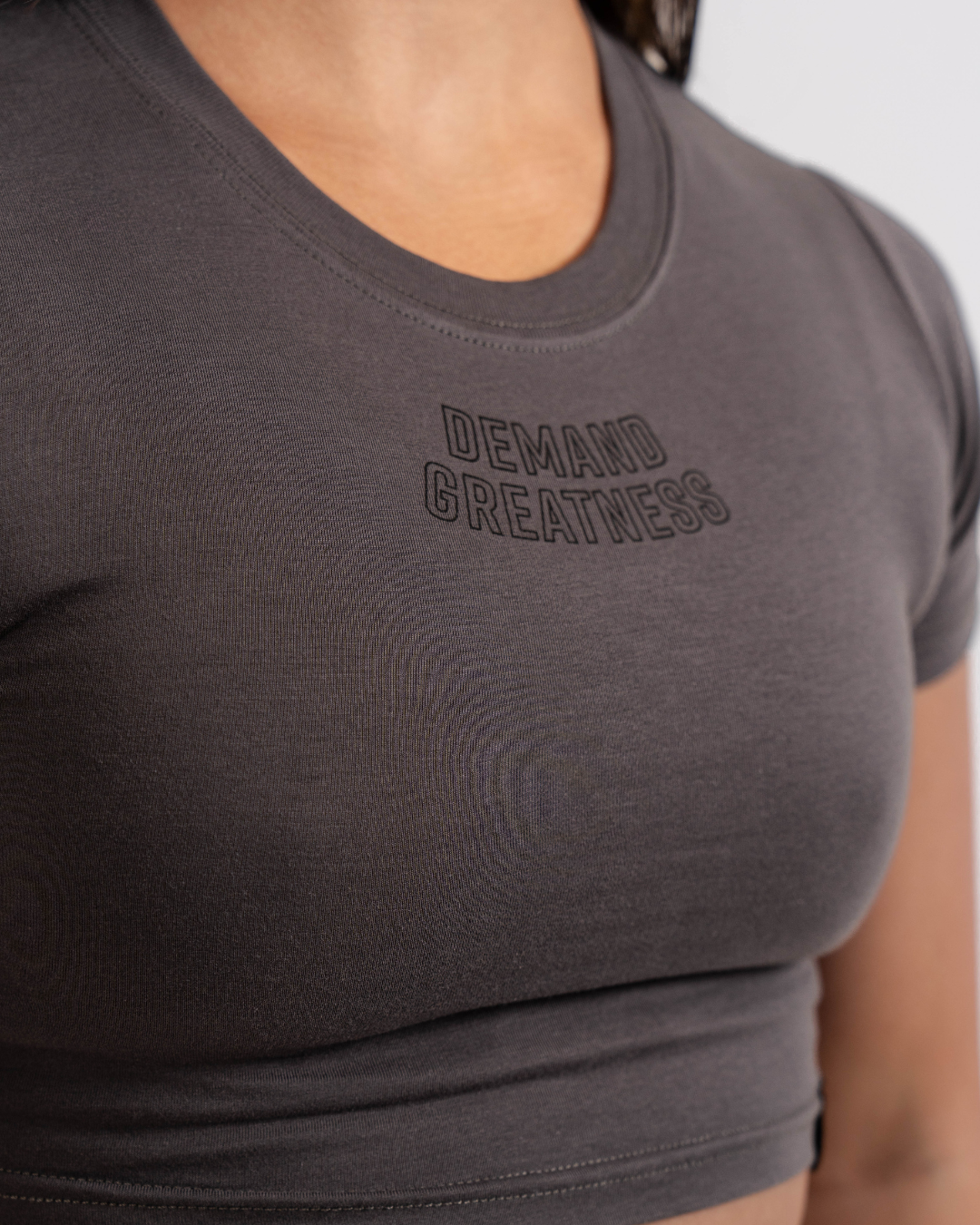 Demand Greatness True-Fit Women's Meet Crop - Shadow Stone Gray