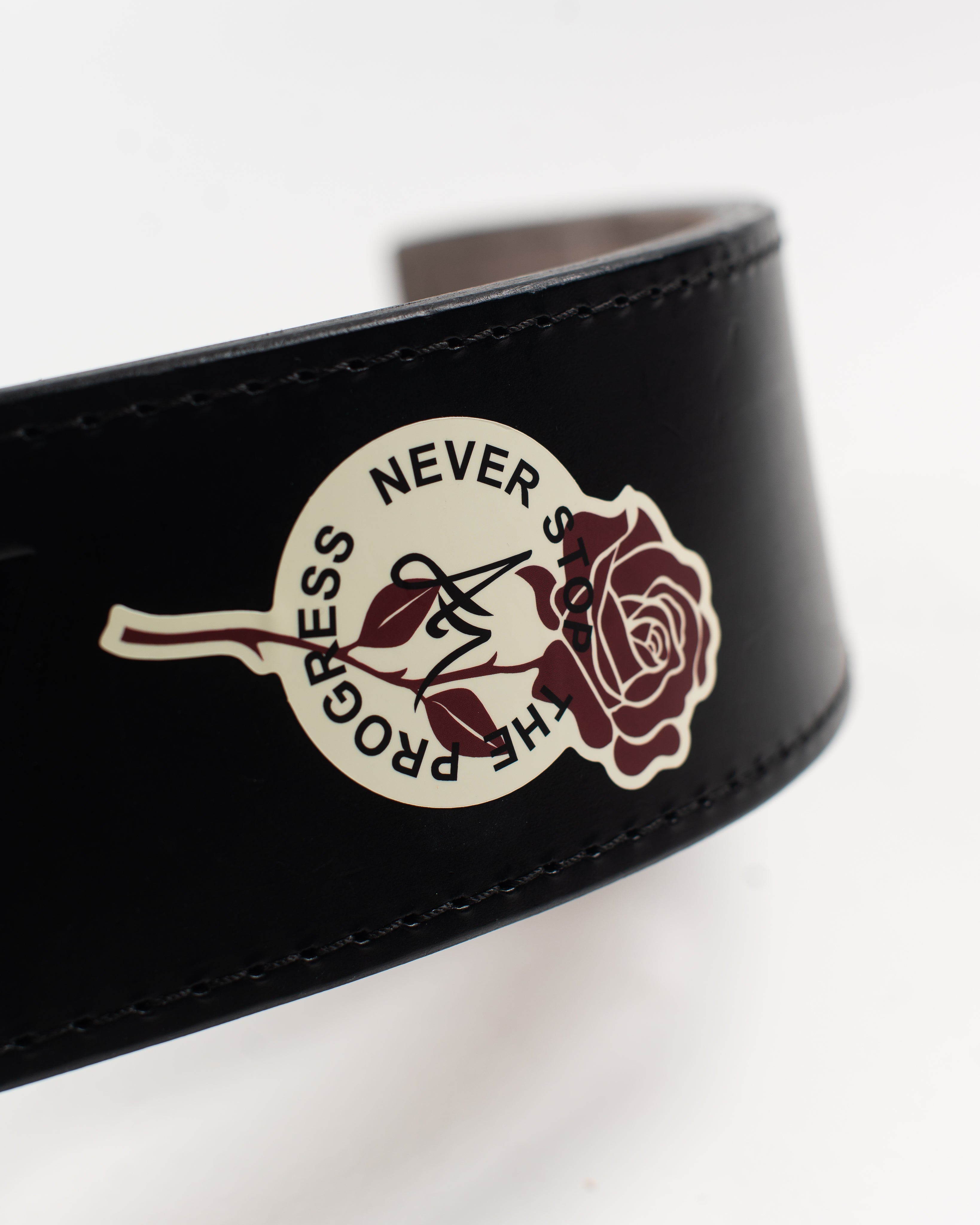 Close up of the sticker on the powerlifting belt.