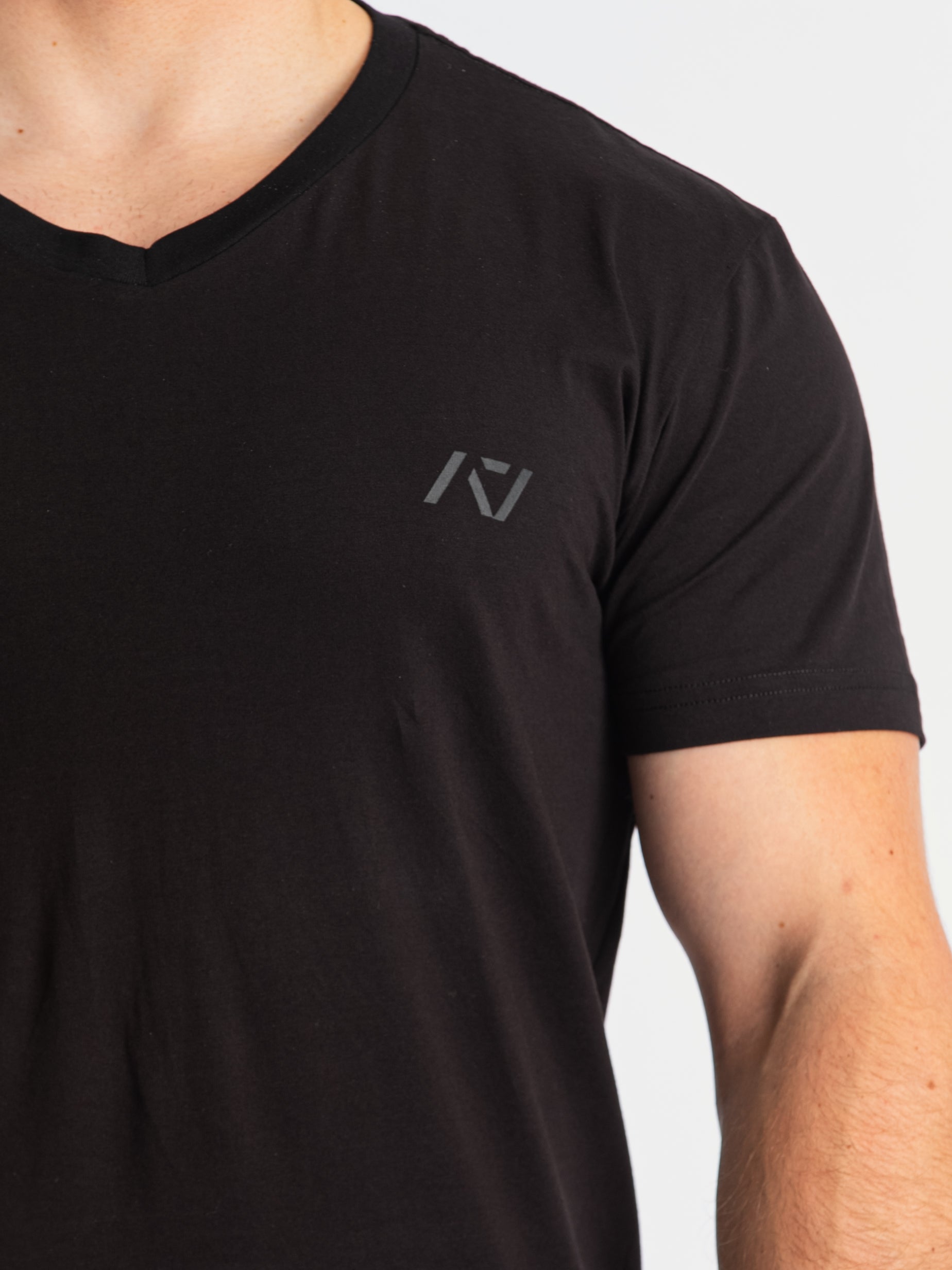True-Fit Men's V-Neck - Stealth