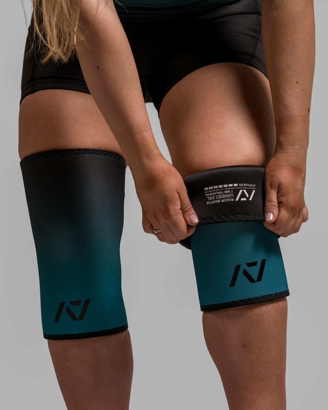 Hourglass Knee Sleeves - Aurora