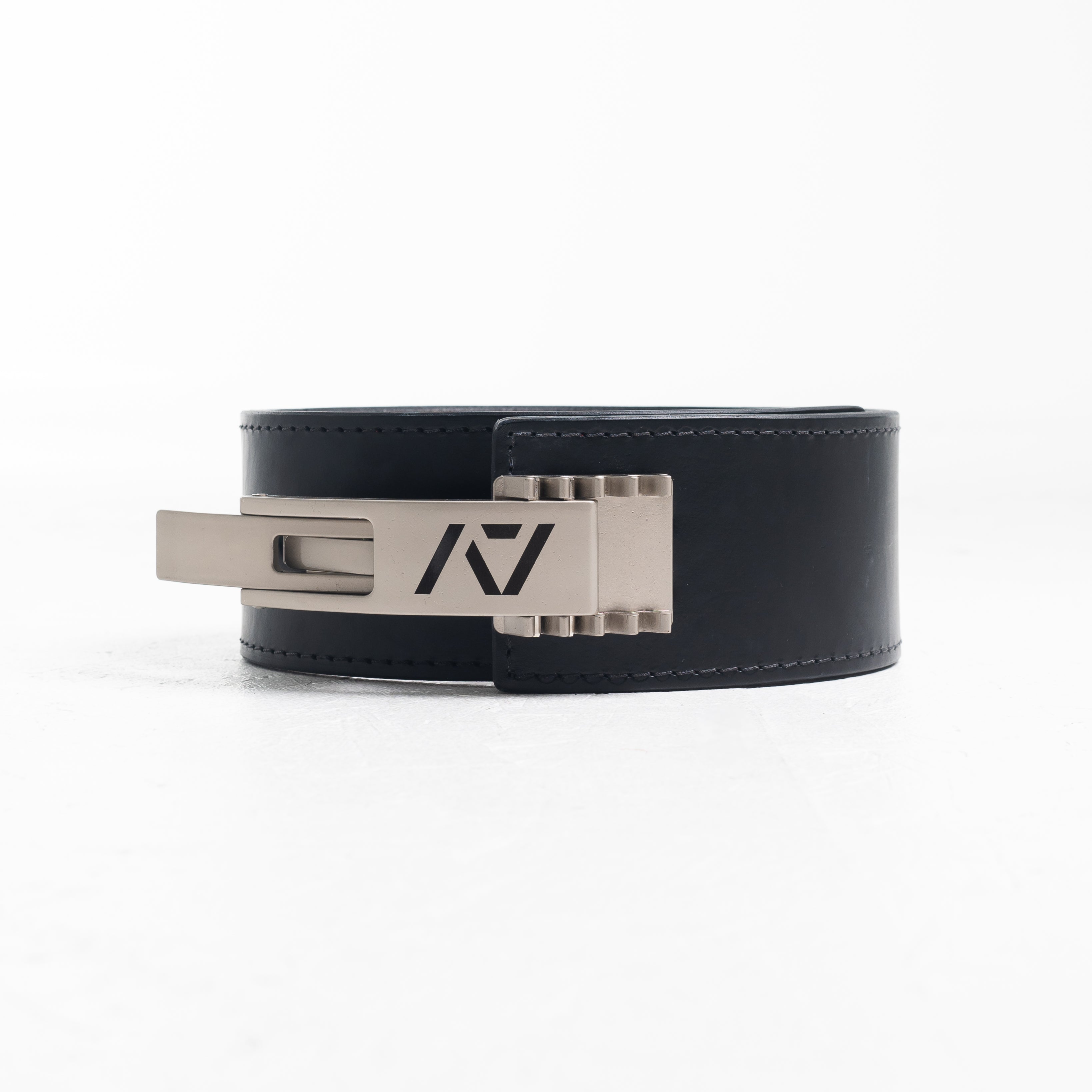 A7 PAL Buckle in silver mounted on a leather lifting belt, showing compatibility and adjustable fit.