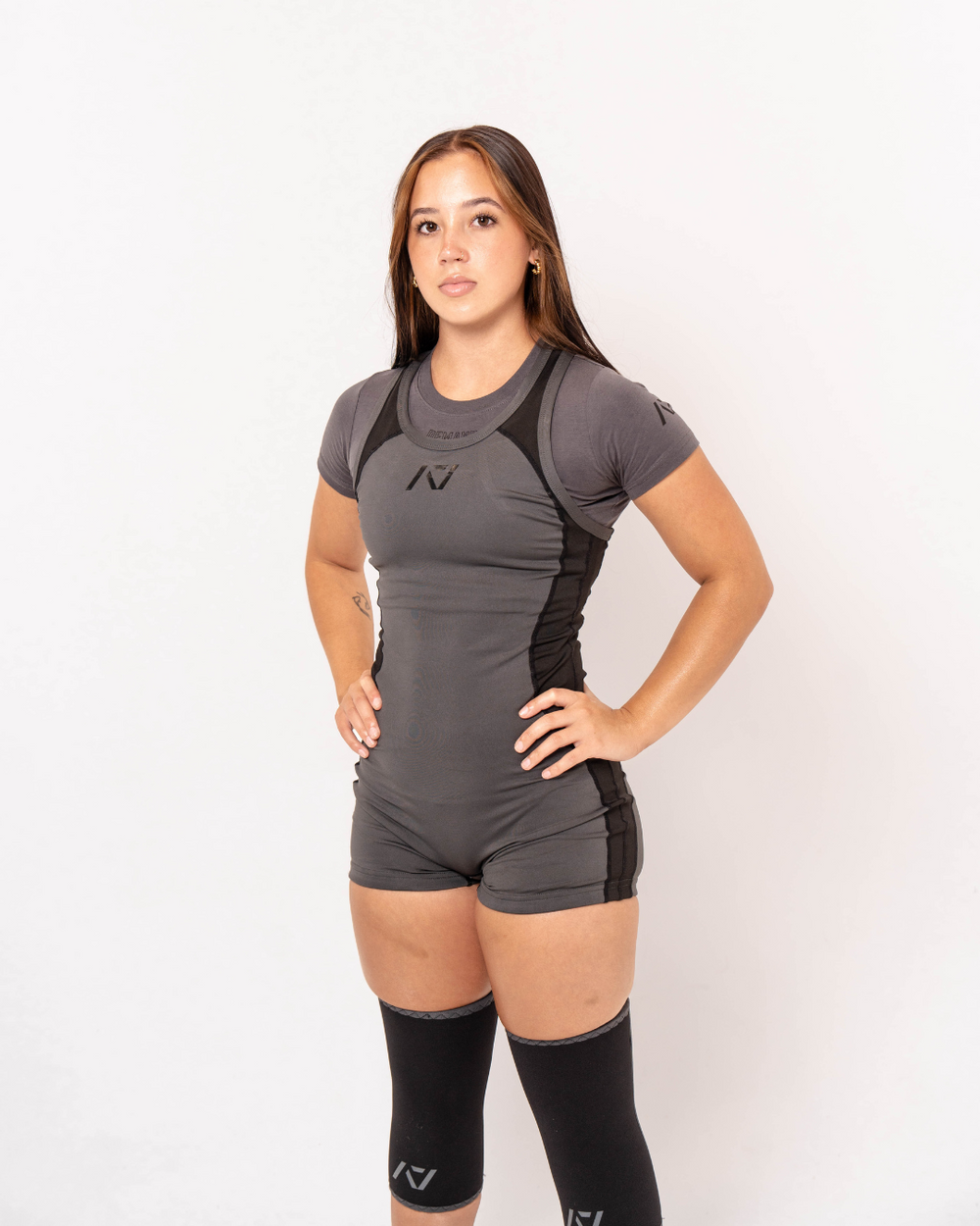 Luno Women's Singlet - Shadow Stone Gray