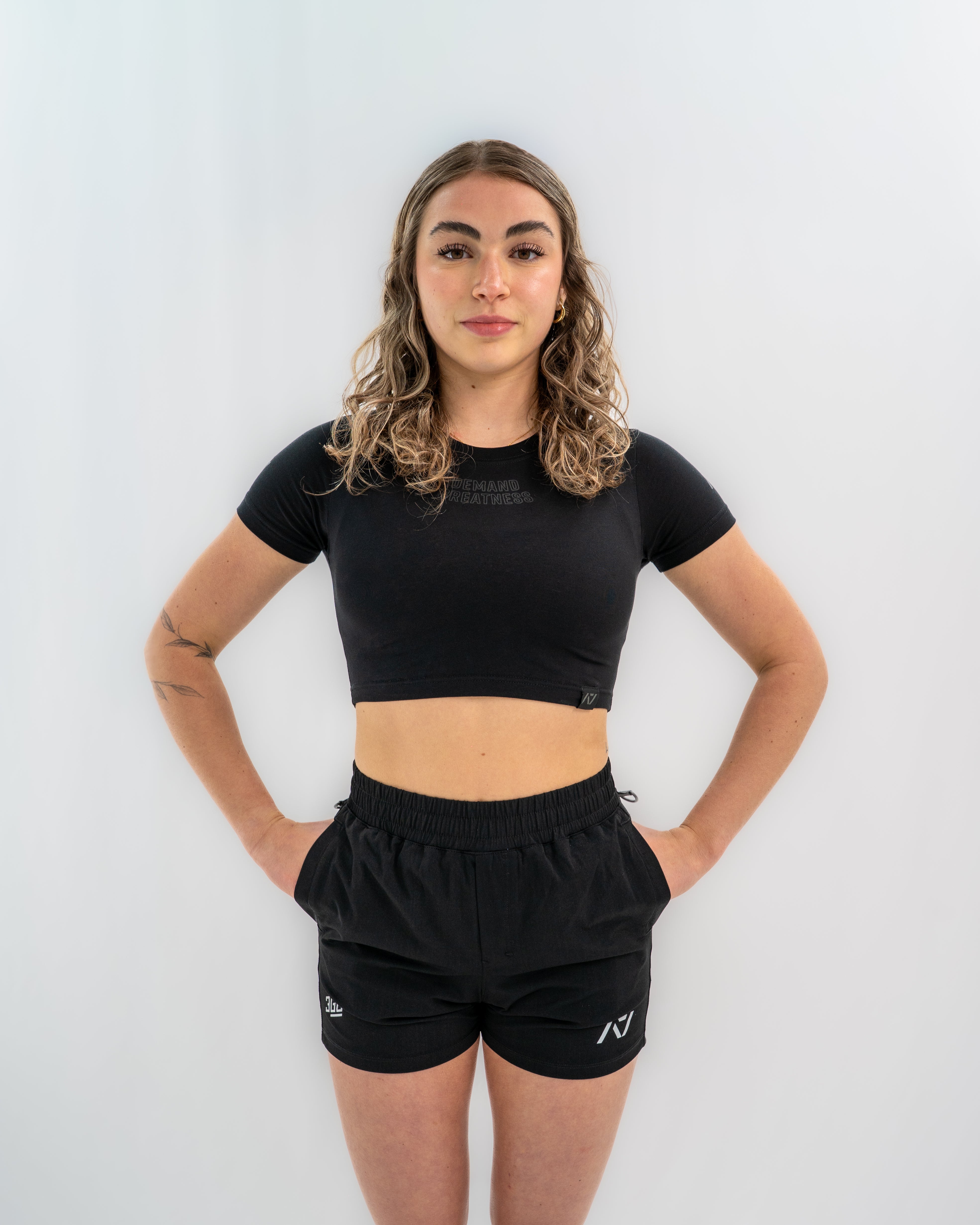 Demand Greatness True-Fit Women's Meet Crop - Stealth