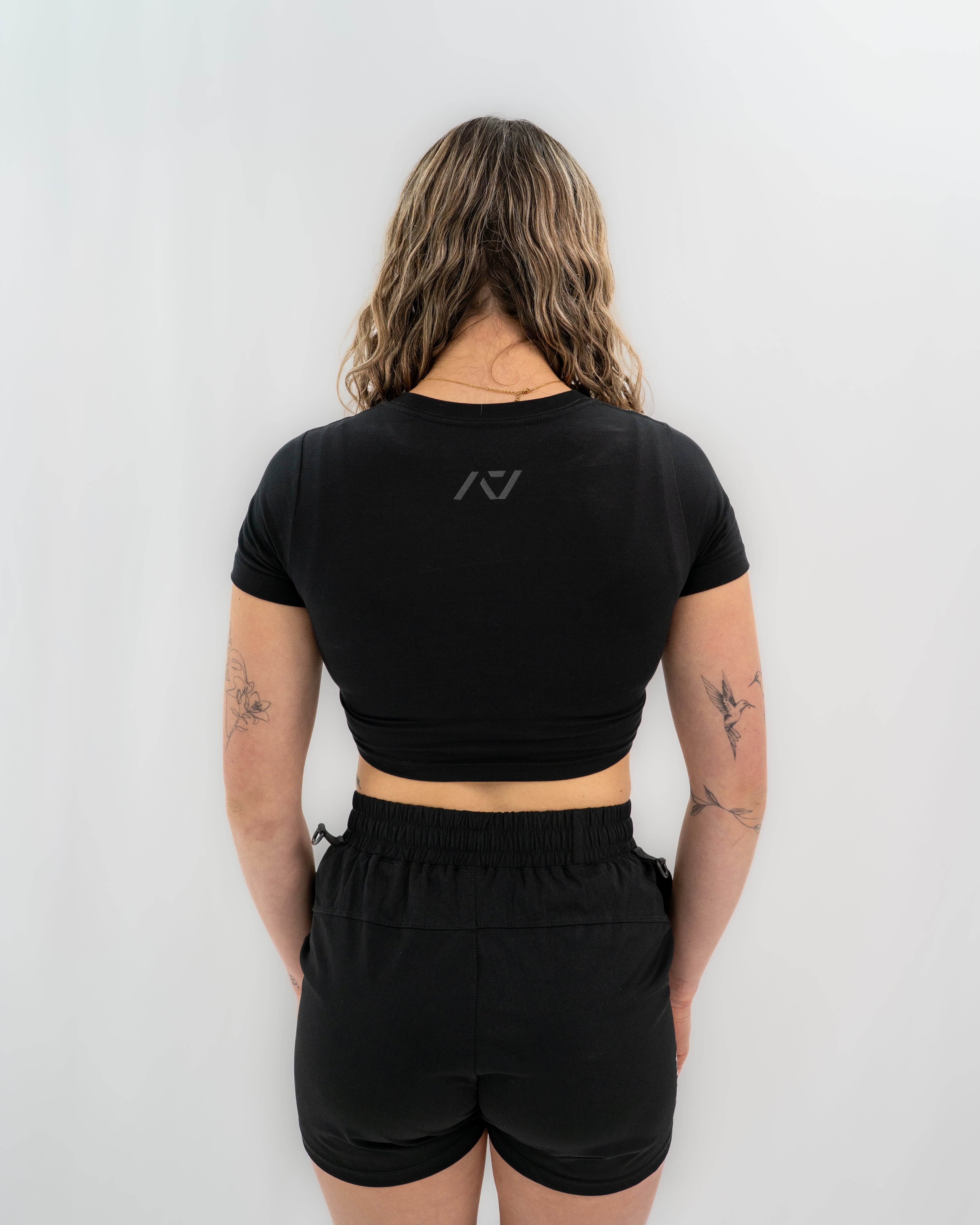 Demand Greatness True-Fit Women's Meet Crop - Stealth