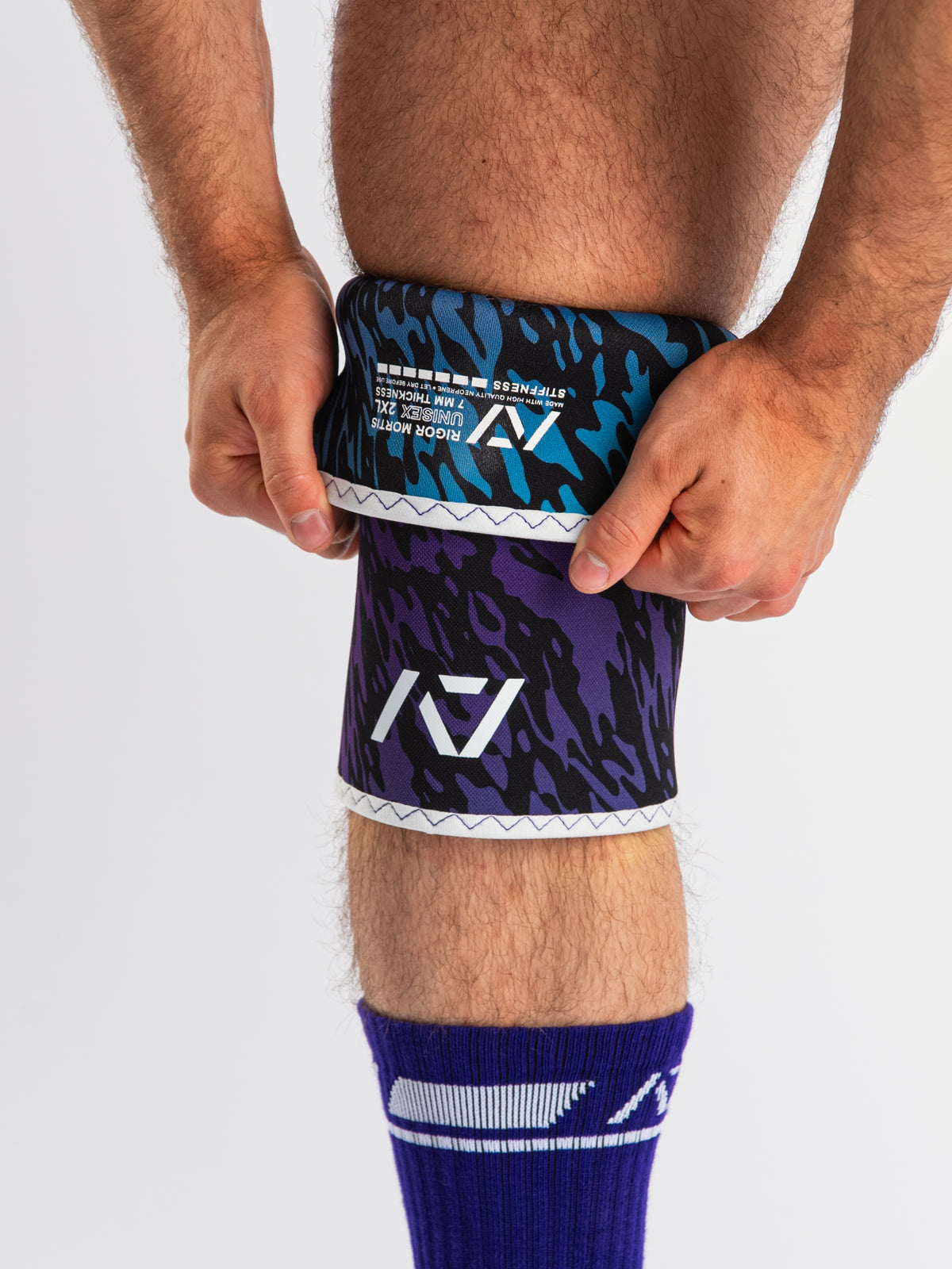 Hourglass_Knee_Sleeve_- 