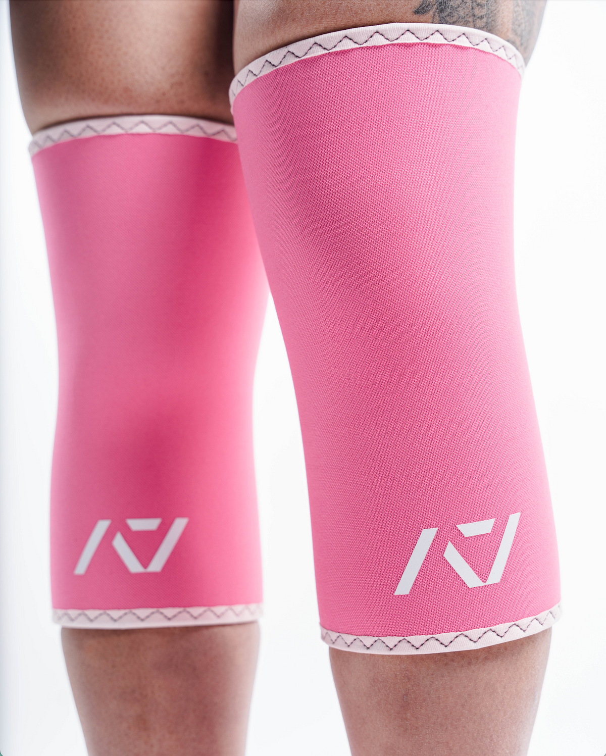 美品　A7　ニースリーブ　Hourglass Knee SleevesStiff Hourglass Powerlifting-Approved Knee Sleeves - Stealth | A7